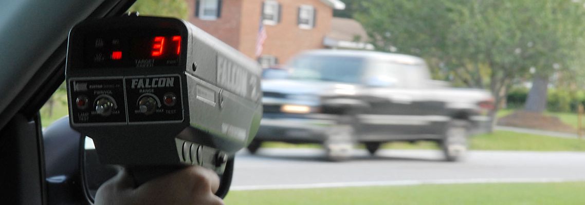 What Is a Floating-Face Car Radio?